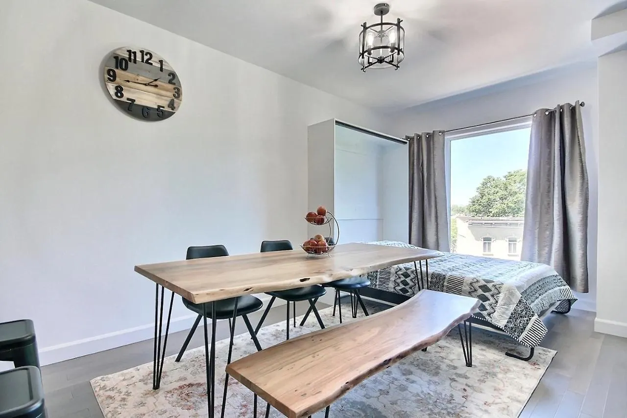 Good Vibes Only -Modern And Spacious 2 Bedroom Condo 4 Beds Free Parking, Gym 魁北克 公寓
