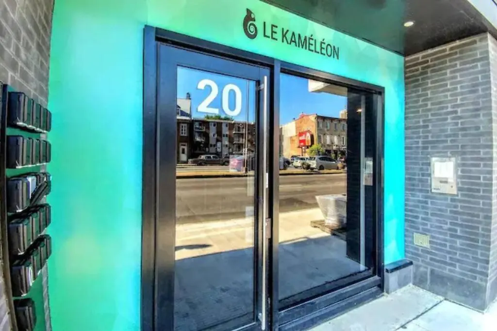 Good Vibes Only -Modern And Spacious 2 Bedroom Condo 4 Beds Free Parking, Gym Ville de Québec 0*,  Canada